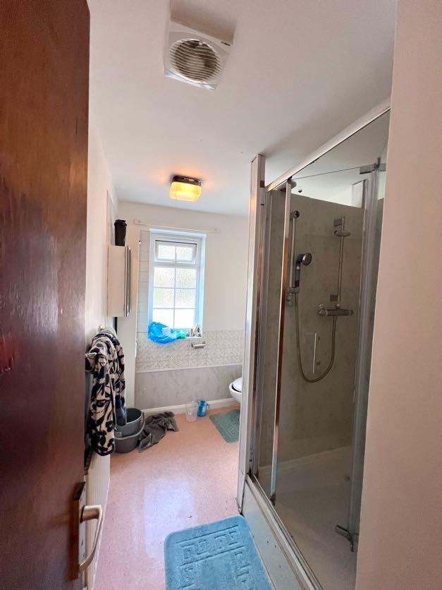 Bathroom One.jpg