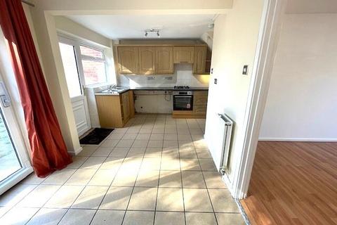3 bedroom terraced house to rent, Ontario Way, Cardiff, CF23