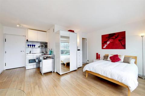 Studio to rent, John Trundle Court, London EC2Y