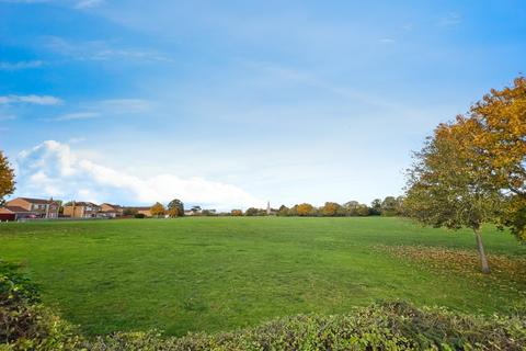 3 bedroom bungalow for sale, Longcliffe Road, Grantham, NG31