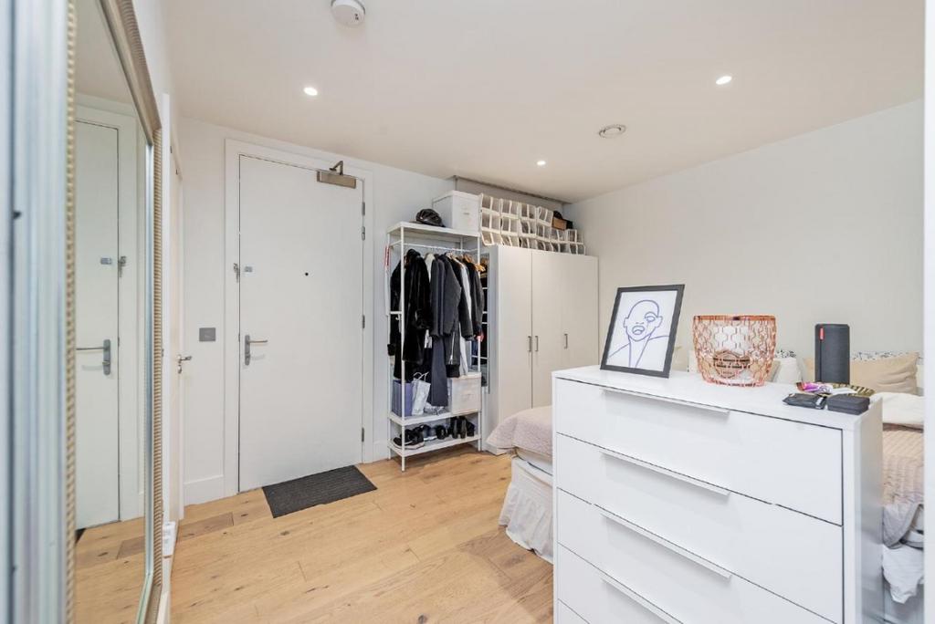 Apartment in London - More