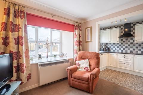 2 bedroom flat for sale, Regents Court, West Street, Gravesend, Kent, DA11