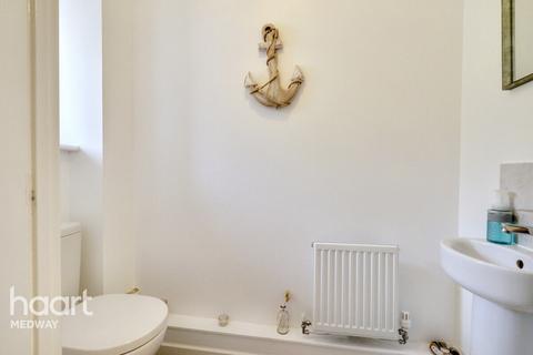 4 bedroom townhouse for sale, Starboard Crescent, Chatham