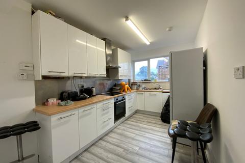 1 bedroom in a house share to rent, Station Hill, Maidenhead, SL6