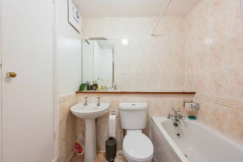 1 bedroom flat for sale, London E3