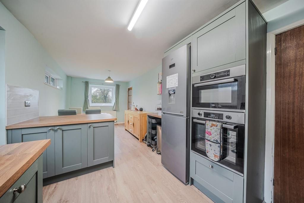 Dining kitchen