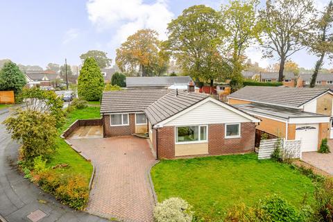 3 bedroom detached bungalow for sale, Longroyde Grove, Brighouse, HD6