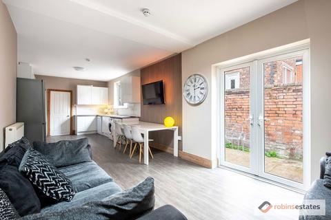 7 bedroom semi-detached house to rent, Douglas Road, Nottingham, NG7 1NW