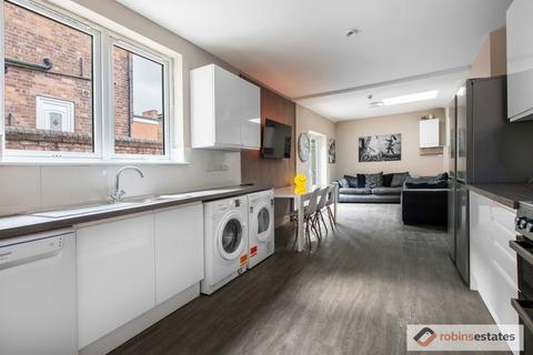 7 bedroom semi-detached house to rent, Douglas Road, Nottingham, NG7 1NW