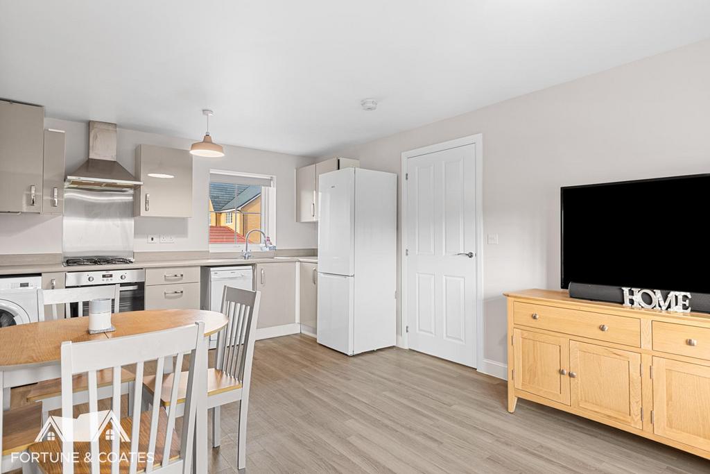 Fieldfare Way 1.jpg