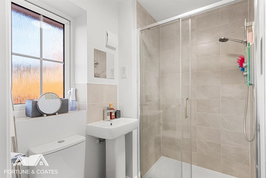 Fieldfare Way 9.jpg