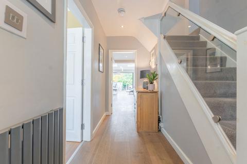 5 bedroom semi-detached house for sale, Greyfort Crescent, Solihull B92