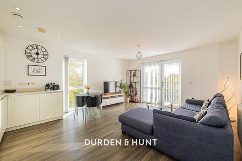 1 bedroom apartment for sale, Gubbins Lane, Harold Wood, RM3