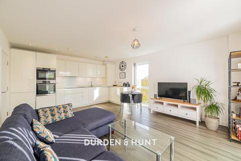 1 bedroom apartment for sale, Gubbins Lane, Harold Wood, RM3