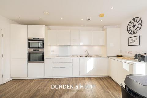 1 bedroom apartment for sale, Gubbins Lane, Harold Wood, RM3