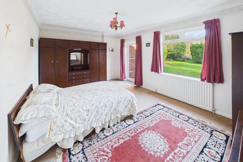 4 bedroom detached bungalow for sale, Southampton Road, Park Gate, SO31 6AH