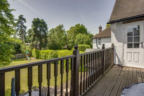 4 bedroom detached house for sale, Oxford Road, Gerrards Cross, Buckinghamshire
