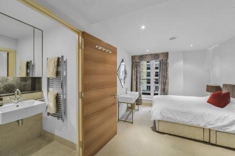 3 bedroom flat for sale, Lensbury Avenue, London, SW6