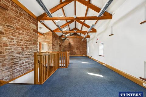 7 bedroom barn conversion for sale, Bank Barn, How Mill, Brampton, CA8