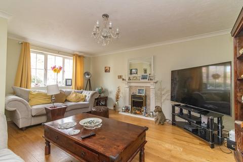 3 bedroom detached house for sale, Orsett Close, Leicester, LE5