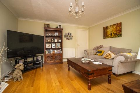 3 bedroom detached house for sale, Orsett Close, Leicester, LE5
