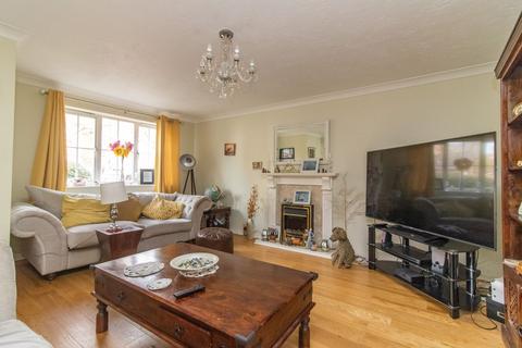 3 bedroom detached house for sale, Orsett Close, Leicester, LE5