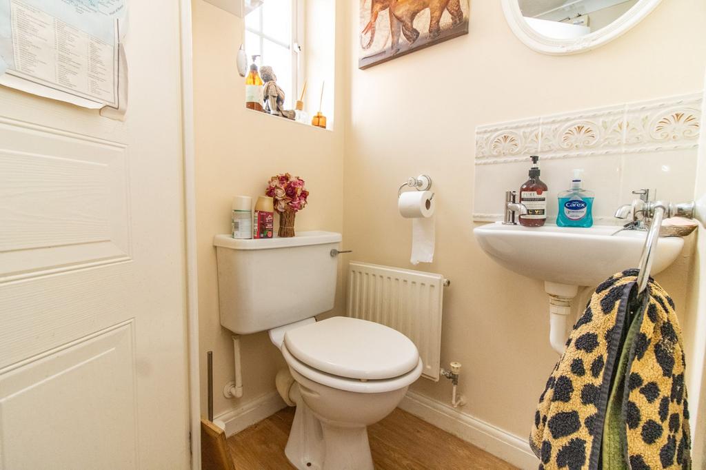 Cloakroom/wc
