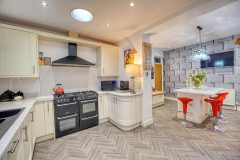 4 bedroom detached house for sale, Oakfield House, Streetgate