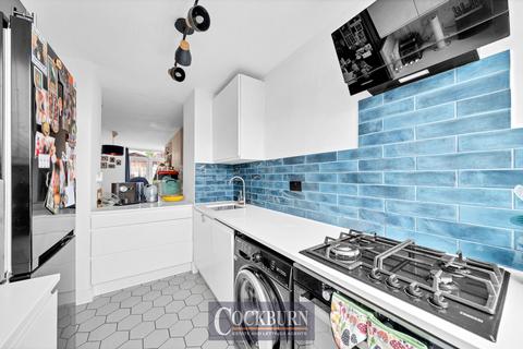 2 Lambscroft Avenue, London, SE9 4NZ