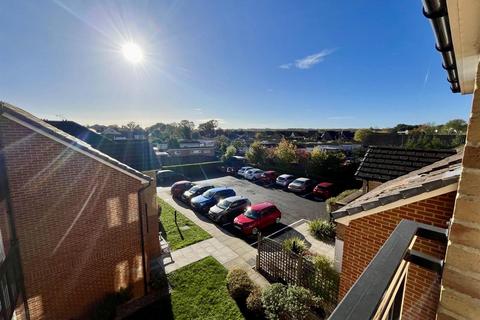1 bedroom flat for sale, Yorktown Road, College Town GU47