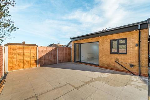 3 bedroom bungalow for sale, Dale End, Crayford, Dartford