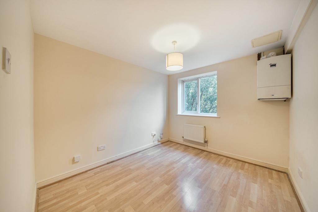 1371878-8-68f89d4...