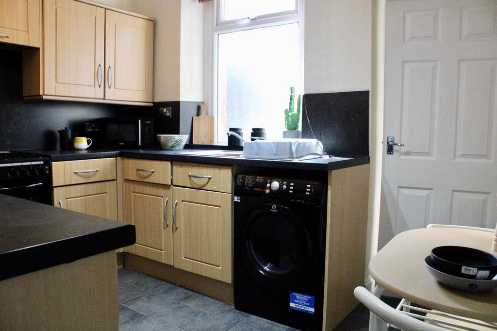 Kitchen (2).jpeg