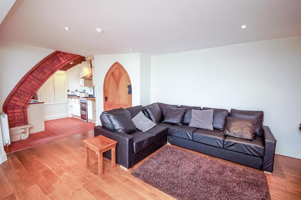 3-bed-flat-cheltenham-town-centre (5).jpg