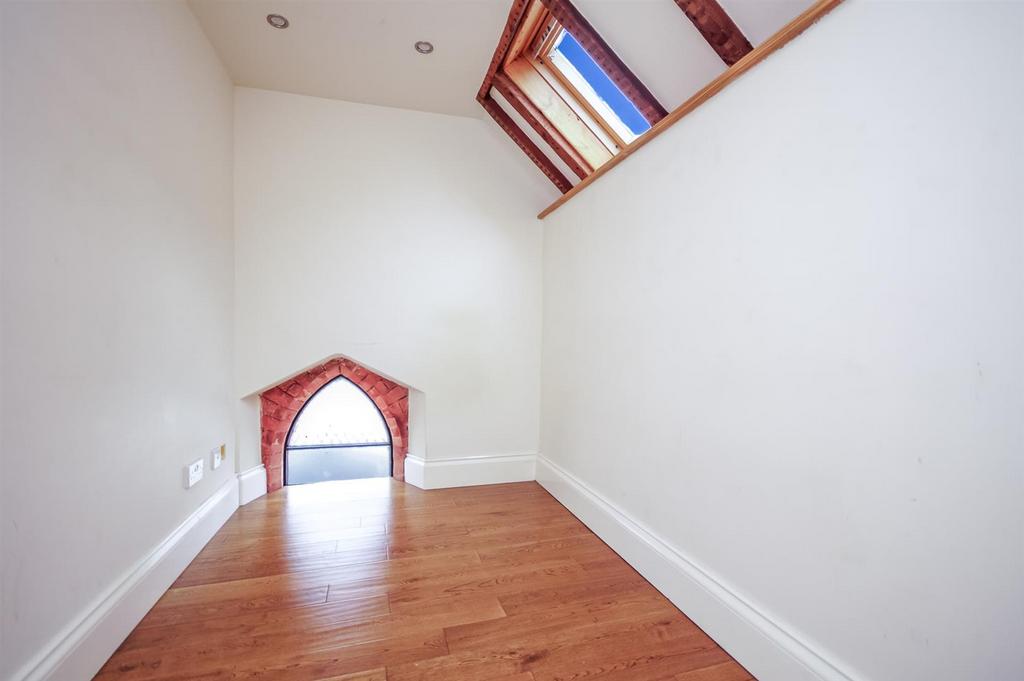 3-bed-flat-cheltenham-town-centre (4).jpg