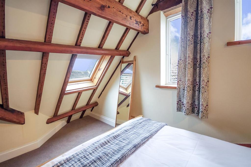 3-bed-flat-cheltenham-town-centre (12).jpg