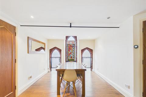3 bedroom flat to rent, Town Centre GL50 4EF