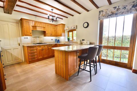 5 bedroom semi-detached house for sale, Sycamore Barn, Evesham Road, Norton, WR11 4TL