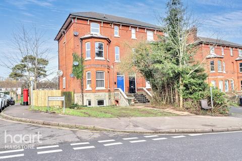 undefined, Buckland Hill, Maidstone