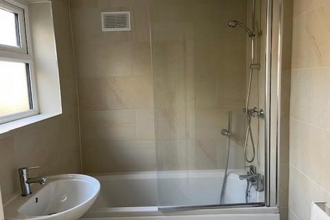 3 bedroom terraced house for sale, Railway Street, Northfleet DA11