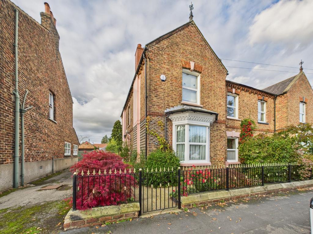 4 Bedroom Semi-Detached House - For Sale