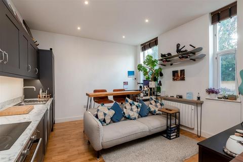 1 bedroom apartment for sale, Wharf Street, Warwick