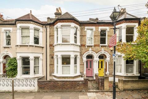 Holmewood Gardens, London SW2