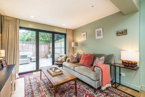 2 bedroom flat for sale, Holmewood Gardens, London SW2