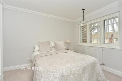 12 Edmund Close, Meopham, Gravesend, DA13 0NB