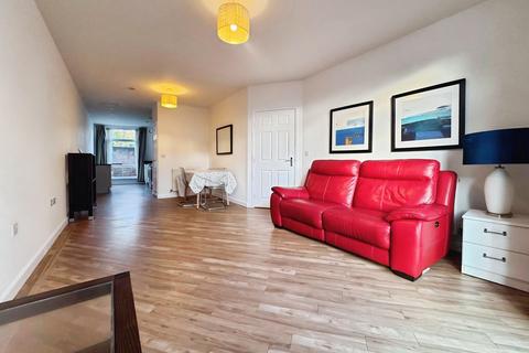 2 bedroom flat to rent, Nazareth Road, Nottingham NG7