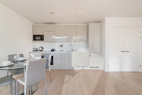 2 bedroom flat to rent, Walworth Road, Elephant & Castle, London, SE17