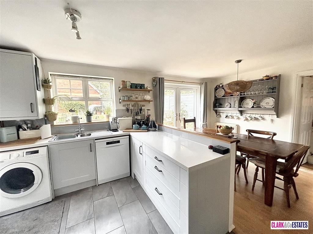 Kitchen diner