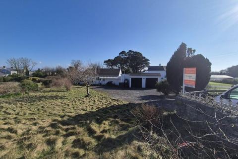undefined, The Drive, Malltraeth, Anglesey, LL62