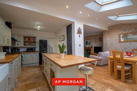 3 bedroom semi-detached house for sale, Norton Road, Stourbridge, West Midlands, DY8
